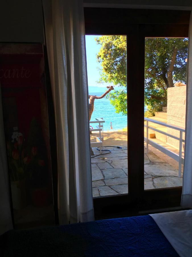 Secret Bay Apartment Palaiontsiflikion Exterior photo