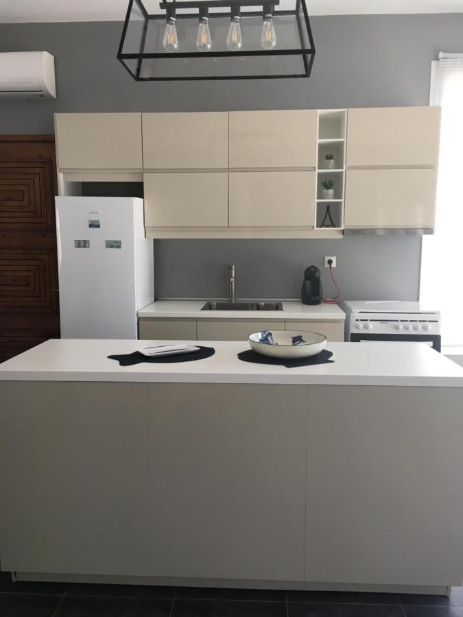 Secret Bay Apartment Palaiontsiflikion Exterior photo