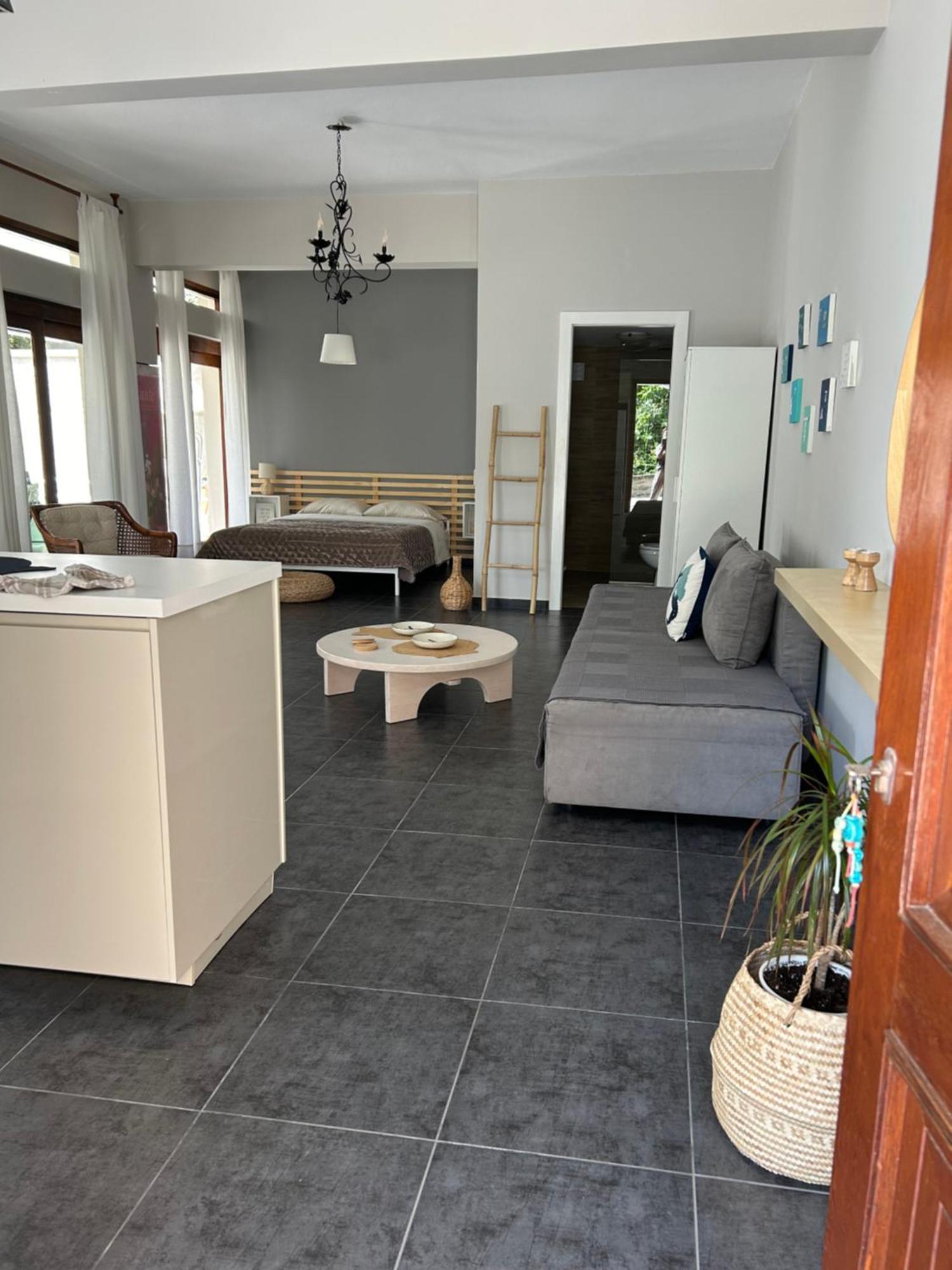 Secret Bay Apartment Palaiontsiflikion Exterior photo